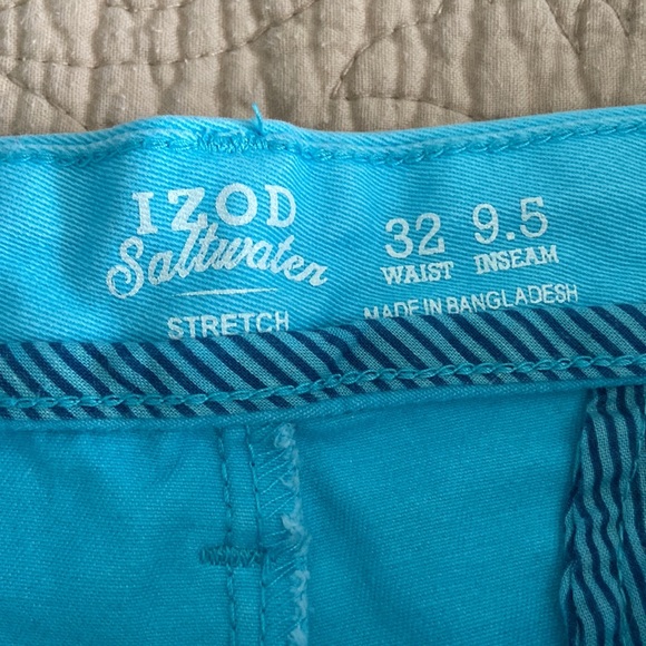 Pale blue Izod Saltwater Stretch Shorts. 32 waist 9.5 inseam - Picture 2 of 3